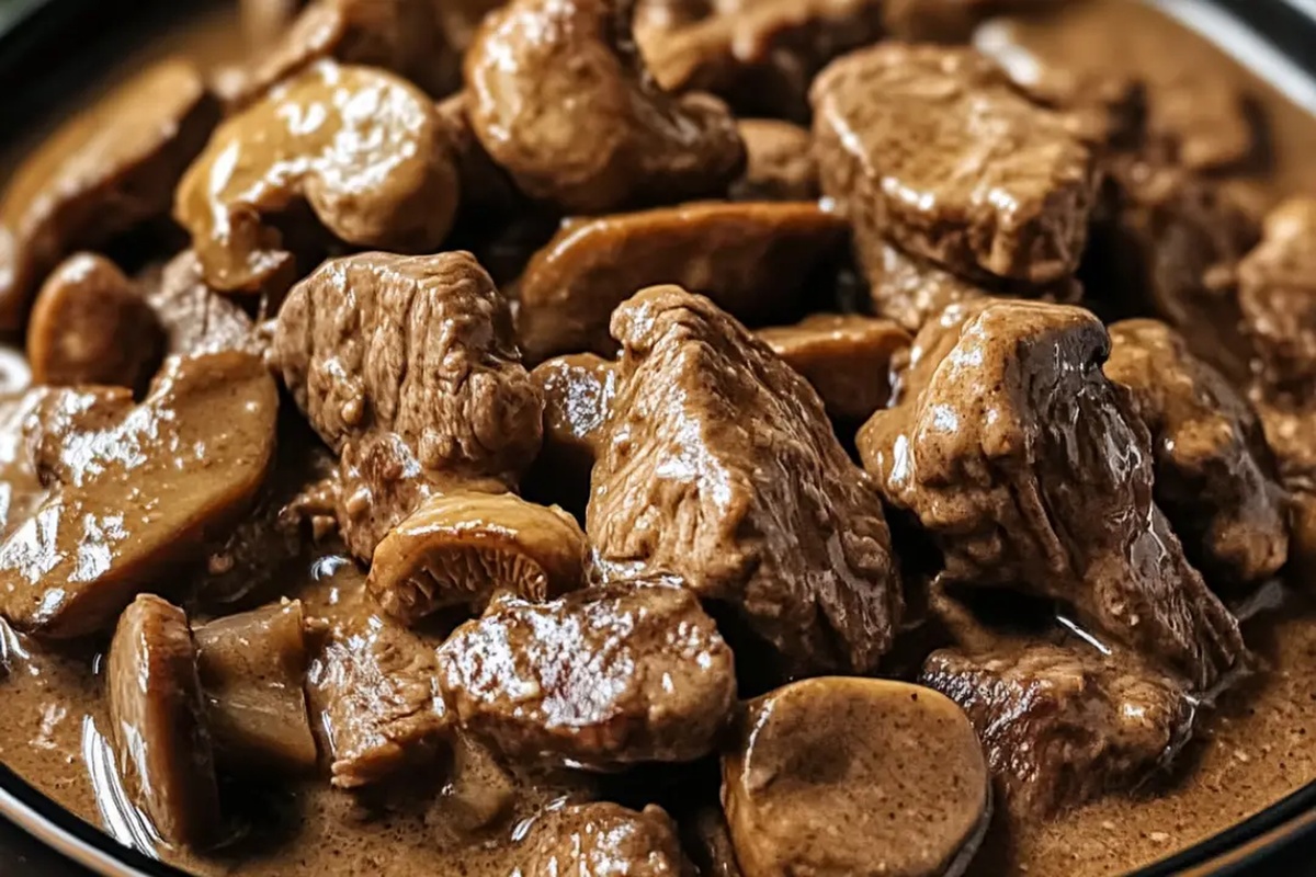Creamy Crockpot Beef Tips & Mushrooms Recipe