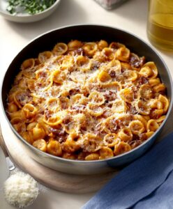 Delicious One Pot French Onion Pasta Recipe