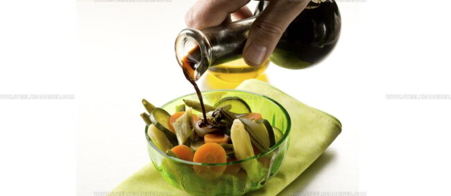 Black Rice Vinegar (Zhenjiang Xiang Cu)