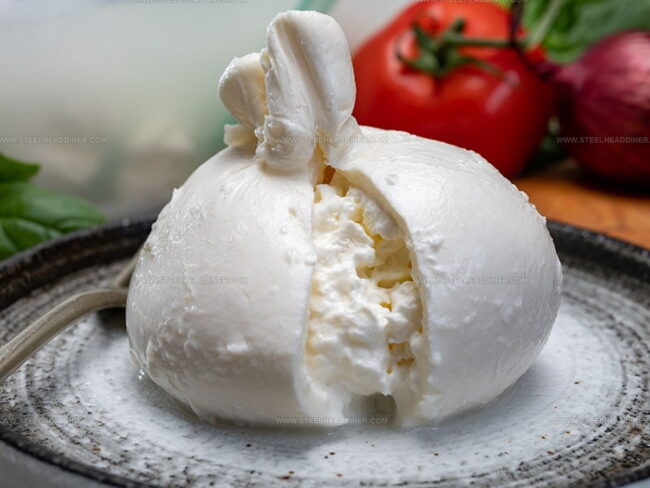 What Burrata Cheese Tastes Like