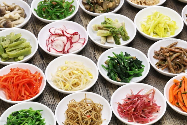 How Are Seasonal Ingredients Used Across Different Banchan Styles?