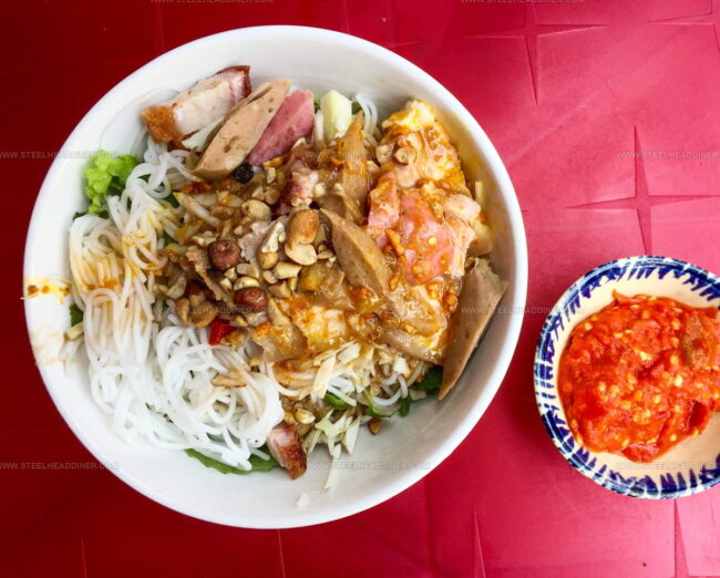 Da Nang-Style Rice Noodles With Fermented Fish Sauce And Pork (Bun Mam Da Nang)