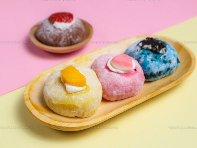 How Do Ingredients Affect the Taste and Texture of Mochi?